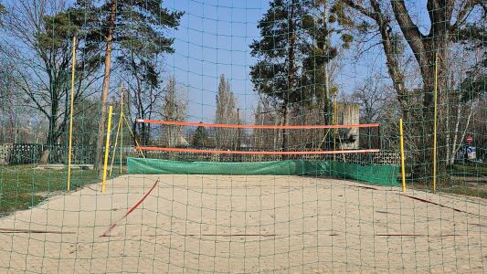 BEACHVOLEY 1 / na tenise