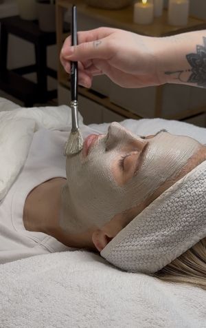 Akne balance terapia  (protizápalové ošetrenie pre aknóznu pleť)