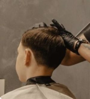 BARBER_DETSKÝ STRIH - STRIHANIE VLASOV NOŽNICAMI A STROJČEKOM