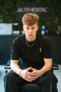RESIDENT STYLIST Pánsky strih- STRIH OD TOMÁŠA  (Men's cut)