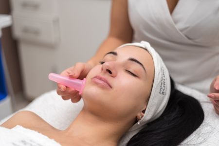 Kombinácia Gua Sha + Facial cupping